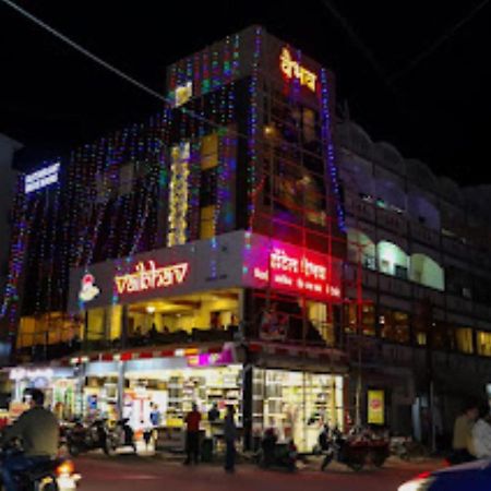 Hotel Vaibhav,Akola Экстерьер фото