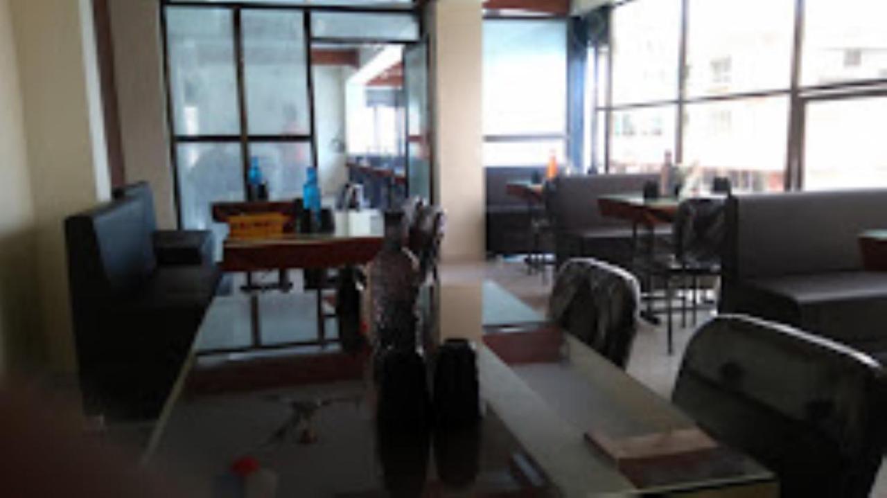 Hotel Vaibhav,Akola Экстерьер фото