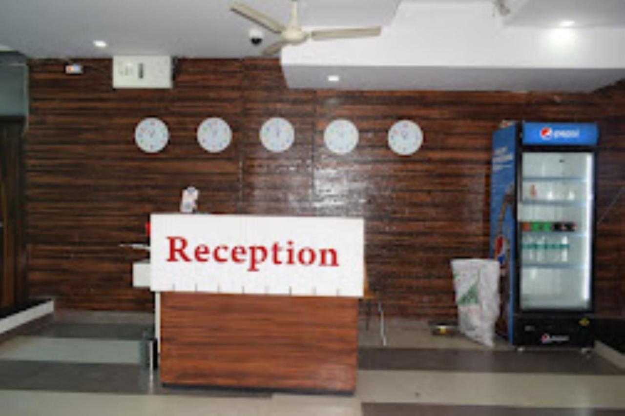 Hotel Vaibhav,Akola Экстерьер фото
