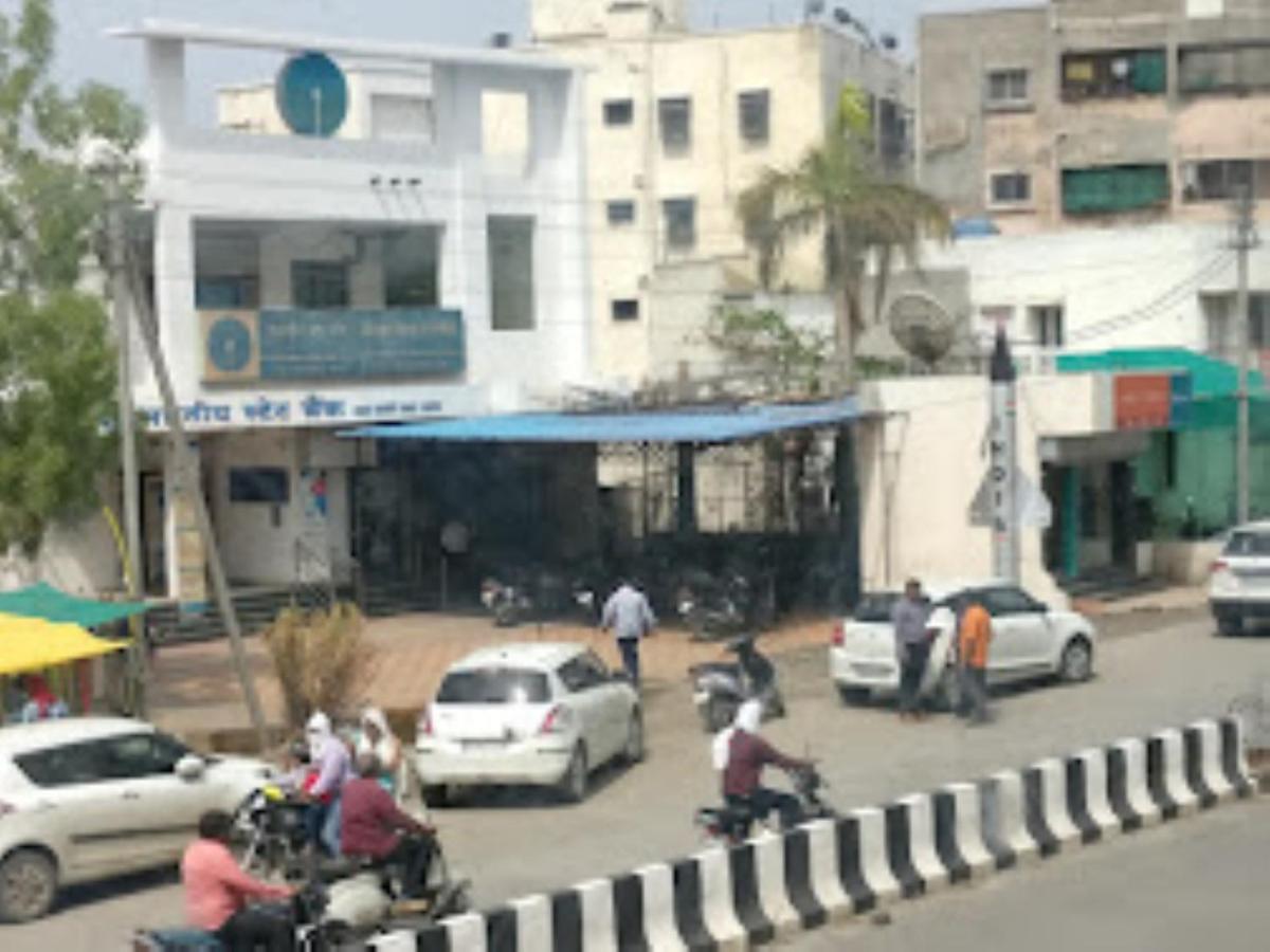 Hotel Vaibhav,Akola Экстерьер фото