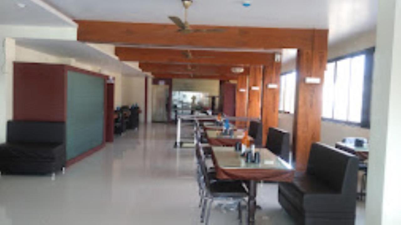 Hotel Vaibhav,Akola Экстерьер фото